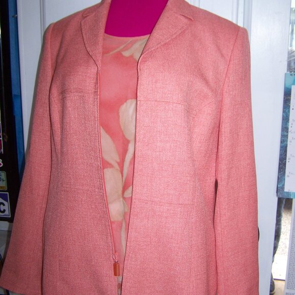 Kasper 3pc. Floral Skirt Suit Sz 8 & 12 - Picture 2 of 15